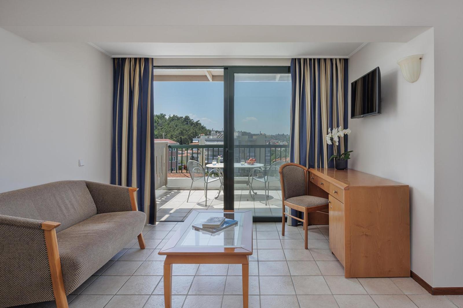 Sun Beach Hotel Agia Triada  Exterior photo